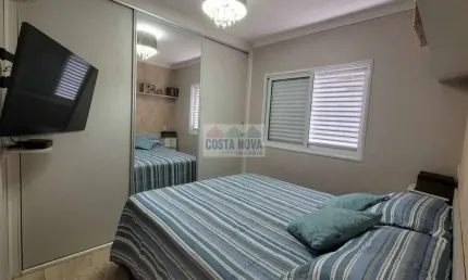 Apartamento com 2 quartos sendo 1 suíte, 2 banheiros, 2 vagas. Bairro Ponta da Praia