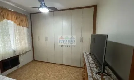 Apartamento com 3 quartos sendo 1 suíte, 3 banheiros, 1 vaga. com 131m² a uma quadra da praia