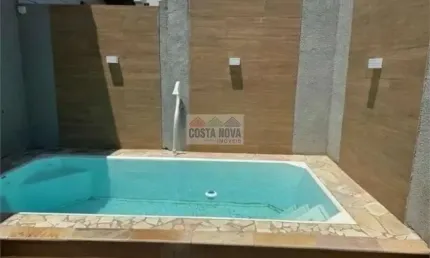Casa com 2 dormitórios sendo 1 suíte, 2 banheiros, 3 vagas de garagem, piscina, bairro Caiçara
