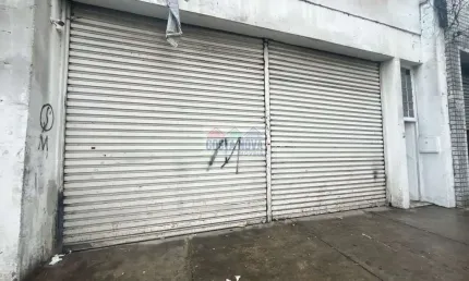 Salão comercial no Brás,  500m², 3 pisos de 168 m², 3 banheiros