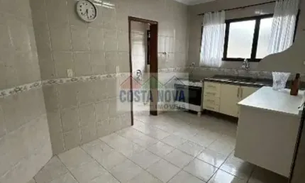 Amplo apto 2 dormitórios com varanda e vaga demarcada no Marapé ? 81m² e lazer no prédio