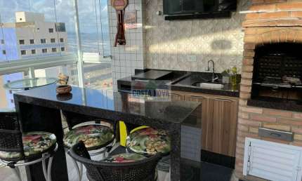 Cobertura duplex com 3 suítes, 4 banheiros, 2 vagas, de frente para o mar