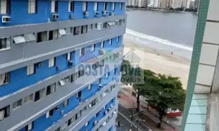 Amplo 1 dormitório com vista lateral para o mar e ótima localização em São Vicente