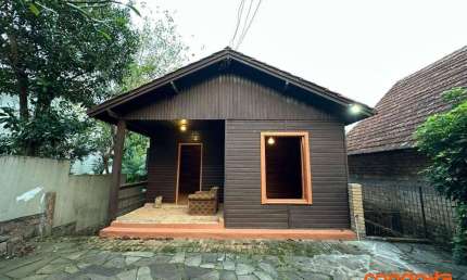 Casa com 4 dormitórios para alugar, 220 m² por R$ 2.250,00/mês - Guarujá - Porto Alegre/RS