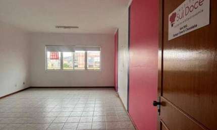 Sala para alugar por R$ 949,09/mês - Camaquã - Porto Alegre/RS