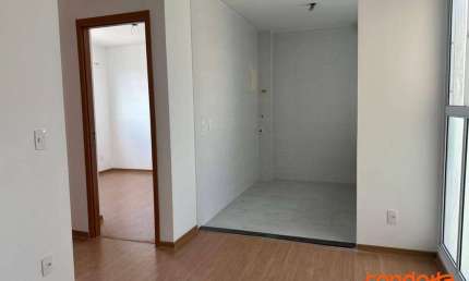 Apartamento com 2 dormitórios para alugar, 37 m² por R$ 1.710/mês - Cavalhada - Porto Alegre/RS