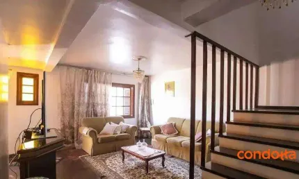 Casa com 4 dormitórios para alugar, 150 m² por R$ 4.678/mês - Vila Nova - Porto Alegre/RS