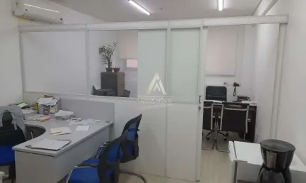 Conjunto Comercial a Venda com 53m² , 3 salas e 1 vaga no Gonzaga - Santos - SP