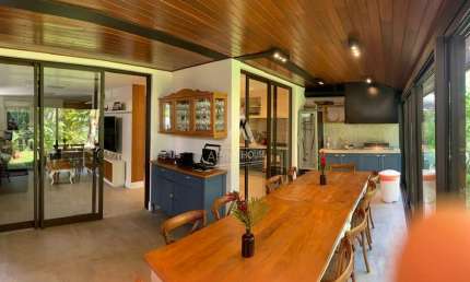 Casa em Condomínio a Venda na Praia da Baleia com 4 suítes em São Sebastião/SP