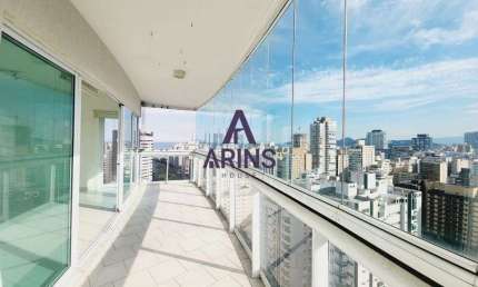Apartamento a Venda com Vista Mar, 195m², 4 quartos, 3 vagas no Boqueirão/Santos