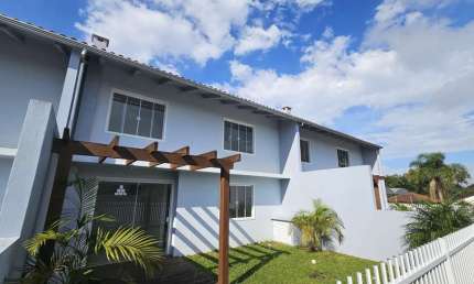 Sobrado para Venda em São Bento do Sul, Schramm, 3 dormitórios, 1 banheiro, 1 vaga