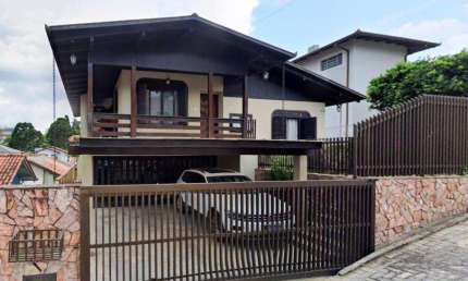 Casa para Venda em São Bento do Sul, Centro, 3 dormitórios, 1 suíte, 3 banheiros, 4 vagas