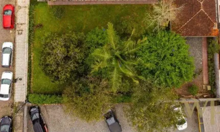 Terreno à venda na Rua Emílio Artmann, 104, América, Joinville por R$ 1.100.000