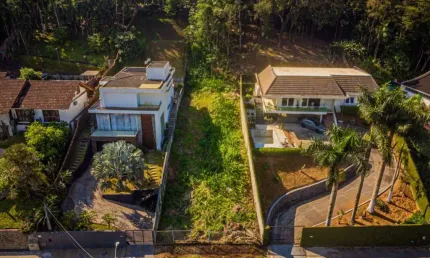 Terreno à venda na Rua José Boiteux, Atiradores, Joinville por R$ 990.000
