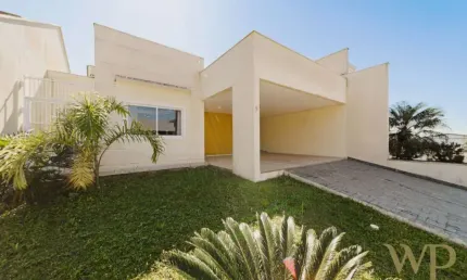Casa com 3 quartos à venda na Rua Xaxim, 913, Iririú, Joinville por R$ 900.000