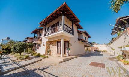 Casa com 5 quartos à venda na Rua Alvarenga Peixoto, 581, América, Joinville por R$ 3.300.000