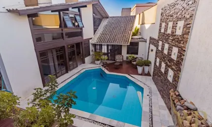 Casa com 4 quartos à venda na Rua Arnaldo Moreira Douat, 55, Floresta, Joinville por R$ 2.200.000