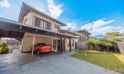 Casa com 4 quartos à venda na Rua Wolfgang Amon, 205, Costa e Silva, Joinville por R$ 1.490.000