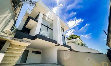 Casa com 3 quartos à venda na Rua Ouro Verde, 167, Saguaçu, Joinville por R$ 1.490.000