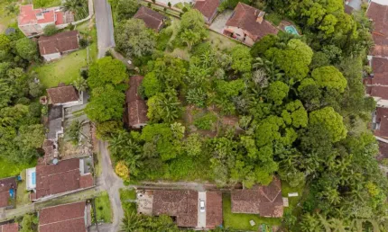 Terreno à venda na Rua Henrique Marquardt, 290, Anita Garibaldi, Joinville por R$ 690.000
