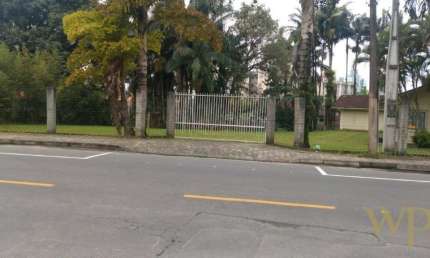 Terreno à venda na Rua Xaxim, 246, Iririú, Joinville por R$ 1.100.000