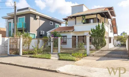 Casa com 4 quartos à venda na Rua Barbacena, 114, Anita Garibaldi, Joinville por R$ 1.300.000