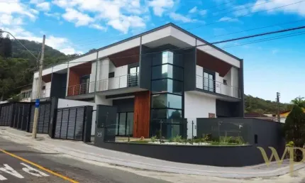 Casa com 3 quartos à venda na Rua Rio Negrinho, 518, Saguaçu, Joinville por R$ 1.450.000
