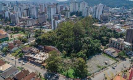 Terreno à venda na Rua Doutor Plácido Gomes, 1, Atiradores, Joinville por R$ 25.000.000
