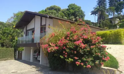 Casa com 4 quartos à venda na Rua Carlos Gruensch, 205, América, Joinville por R$ 3.500.000