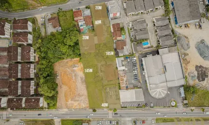 Terreno à venda na Rua Marquês de Olinda, 1810, América, Joinville por R$ 6.200.000