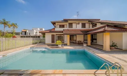 Casa com 4 quartos à venda na Rua Emílio Germano Riesenberg, 303, Glória, Joinville por R$ 2.750.000