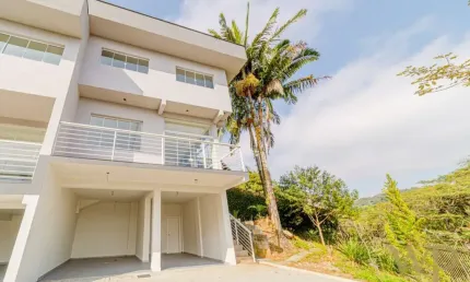 Casa com 3 quartos à venda na Rua Sol, 370, Glória, Joinville por R$ 1.150.000