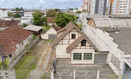 Terreno à venda na Rua Paraná, 121, Anita Garibaldi, Joinville por R$ 1.100.000