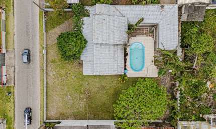 Casa com 3 quartos à venda na Barra Velha, 1261, Praia do Ervino, São Francisco do Sul por R$ 1.700.000