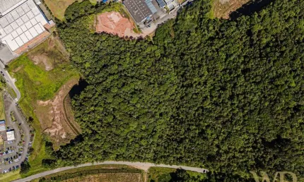 Terreno comercial à venda na Etiene Arnaldo Douat, 1, Zona Industrial, Joinville por R$ 3.800.000