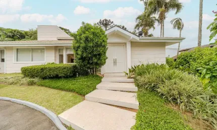 Casa com 4 quartos à venda na Rua Jaraguá, 125, América, Joinville por R$ 4.900.000
