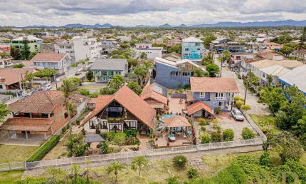 Casa com 3 quartos à venda na Dionísio Cerqueira, 172, Ubatuba, São Francisco do Sul por R$ 3.900.000
