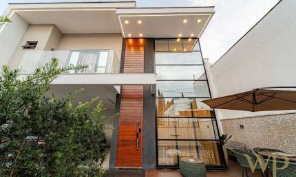 Casa com 3 quartos à venda na Rua Araquari, 74, América, Joinville por R$ 1.980.000