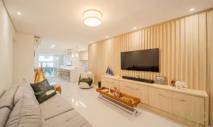 Apartamento com 3 quartos à venda na Camarão, 158, Itacolomi, Balneário Piçarras por R$ 2.800.000