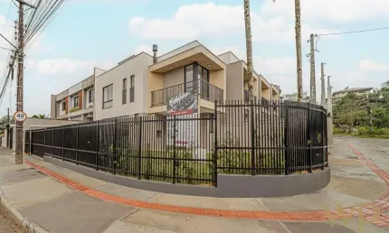 Casa com 2 quartos à venda na Rua Itá, 353, Bom Retiro, Joinville por R$ 755.000