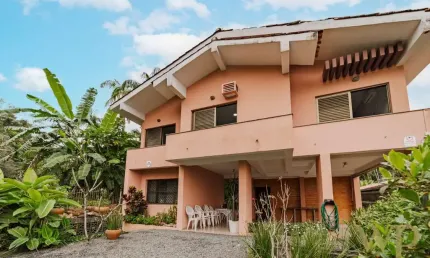 Casa com 4 quartos à venda na Rua Bela Vista, 144, Saguaçu, Joinville por R$ 2.190.000