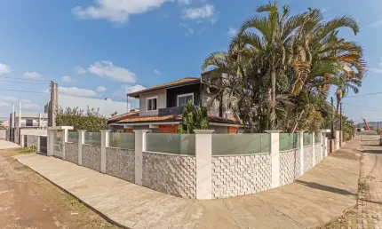 Casa com 3 quartos à venda na Jordão Amancio do Nascimento, 383, Adhemar Garcia, Joinville por R$ 595.000