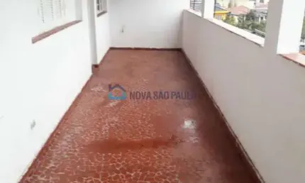 Ótima localização, fácil acesso a transportes e comércios em geral
