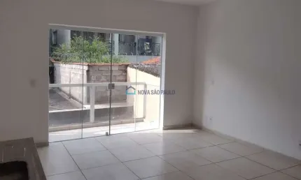 Kitnet / Stúdio para alugar na Rua Boçoroca, --, Vila Mira, São Paulo