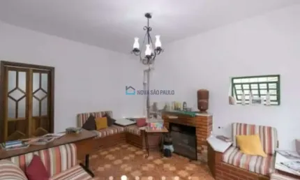 Casa para locação no Jd. Aeroporto 225 m2|4 dormitórios (1 suíte)|1 sala|3 banheiros|3 vagas
