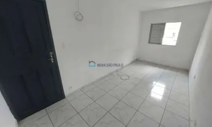 Ótima localização, fácil acesso ao Metro, linha Azul e Verde