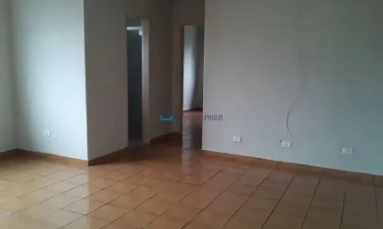 Casa assobradada de 2 dorms com 1 vaga em ótima localização