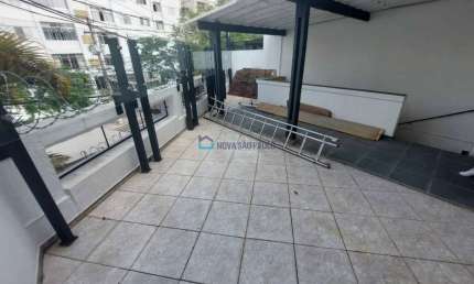 Casa comercial assobradada para locação! A 700 metros do metrô Chácara Klabin!