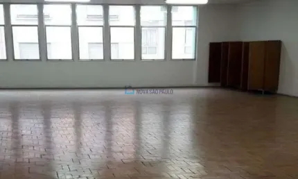 Conjunto comercial com 422m² no Centro  de  São Paulo