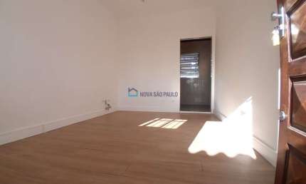 Casa com 2 quartos para alugar na Rua das Aningas, --, Vila Parque Jabaquara, São Paulo